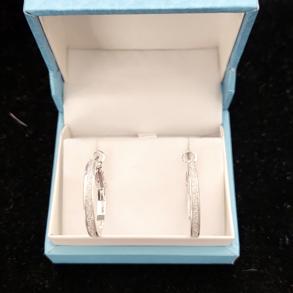 NWOT Silver Tone Lever Back Hoop Earrings with CZ Chips All Around